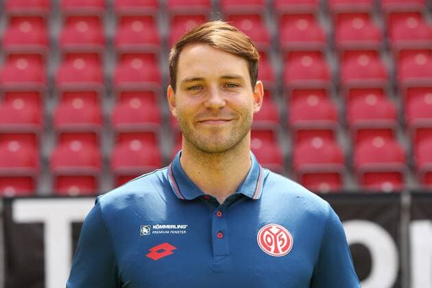 NICO HOELZEL PHYIOTHERAPEUT 1. FSV MAINZ 05 FUSSBALL, GER, 1.BL, PORTRAETTERMIN 2017 2018, 