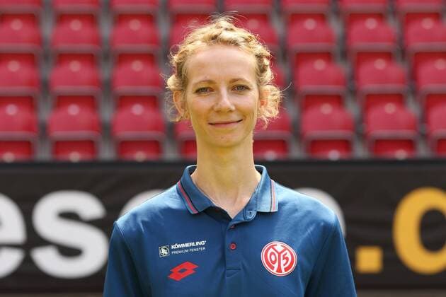 DR. KATHRIN STELZER MANNSCHAFTSARZT 1. FSV MAINZ 05 FUSSBALL, GER, 1.BL, PORTRAETTERMIN 2017 2018, 