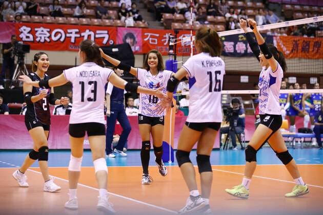 Thailand team group Mannschaftsbild Totale (THA), JULY 15, 2017 - Volleyball : FIVB Volleyball World League SENDAI 2017 match between Brazil 0-3 Thailand at Kamei Arena Sendai, in Sendai, Japan. Noxthirdxpartyxsales  (ipha039715)