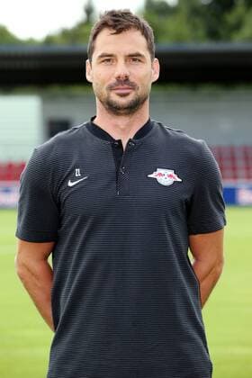 RB Leipzig Teamfotos Fussball Saison 2017-18 Leipzig, 15.07.2017, Fußball, DFL, GER, Porträttermin 2017 2018. , RB LEIPZIG , Im Bild: Co Trainer Zsolt Löw Loew. ,