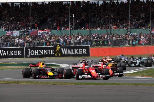 British Grand Prix, Silverstone 13 - 16 July 2017 16.07.2017 - Race, Start of the race, Max Verstappen (NED) Red Bull Racing RB13 and Kimi Raikkonen (FIN) Scuderia Ferrari SF70H 