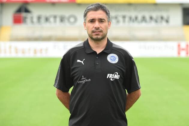 Fußball 3. Liga, Porträttermin 2017 2018 Sportfreunde Lotte am 16.07.2017 im Frimo Stadion in Lotte Trainer Oscar Corrochano (Lotte) MT