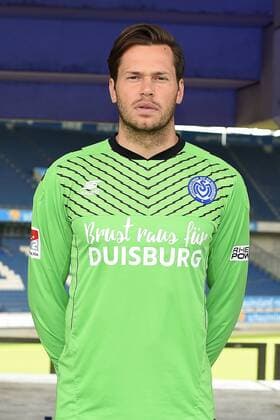 Fußball 2. Bundesliga Offizieller Fototermin MSV Duisburg am 15.07.2017 in der Schauinsland-Reisen-Arena in Duisburg Daniel Davari ( Duisburg ) xRx