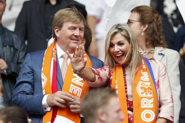(L-R) king Willem Alexander of the Netherlands, queen Maxima of the Netherlands during the UEFA WEURO 2017 Group A group stage match between The Netherlands and Norway at the Galgenwaard Stadium on July 16, 2017 in Utrecht, The Netherlands Women: The Netherlands v Norway UEFA WEURO 2017 2017 2018 xVIxVIxImagesx xMauricexvanxSteenxIVx 8239435