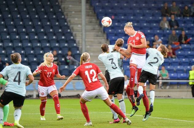 Sanne Troelsgaard (Daenemark, Denmark) (7) Kopfball zum 1:0 für Dänemark, Fussball, UEFA Women s EURO 2017, Dänemark - Belgien, xmkx