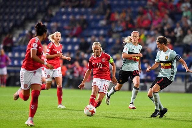Pernille Harder (Daenemark, Denmark) (10) spielt Pass in die Tiefe, Fussball, UEFA Women s EURO 2017, Dänemark - Belgien, xmkx