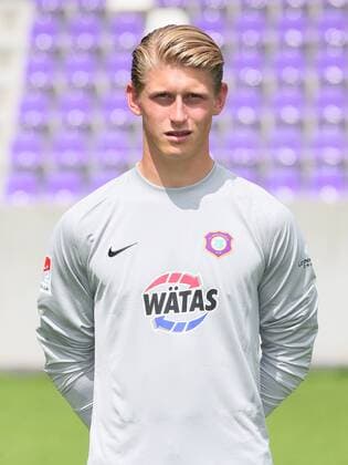Fussball 2.Bundesliga Aue, 17.07.2017, Erzgebirgsstadion, Fussball, 2.Bundesliga, FC Erzgebirge Aue , GER, Porträttermin 2017 2018 , Im Bild: Torhüter Robert Jendrusch. ,