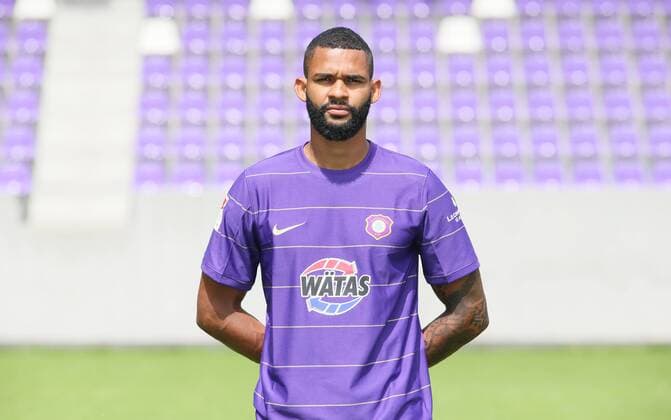 Fussball 2.Bundesliga Aue, 17.07.2017, Erzgebirgsstadion, Fussball, 2.Bundesliga, FC Erzgebirge Aue , GER, Porträttermin 2017 2018 , Im Bild: Cebio Soukou. ,