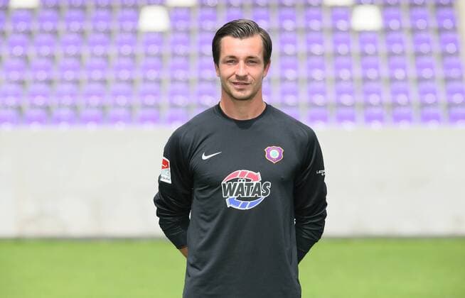 Fussball 2.Bundesliga Aue, 17.07.2017, Erzgebirgsstadion, Fussball, 2.Bundesliga, FC Erzgebirge Aue , GER, Porträttermin 2017 2018 , Im Bild: Torhüter Martin Männel Maennel. ,