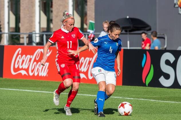 (L-R) Ekaterina Sochneva of Russia women, Daniela Stracchi of Italy Women during the UEFA WEURO 2017 Group B group stage match between Italy and Russia at Het Kasteel on July 17, 2017 in Rotterdam, The Netherlands Women: Italy v Russia UEFA WEURO 2017 2017 2018 xVIxVIxImagesx xGerritxvanxKeulenxIVx 8248292