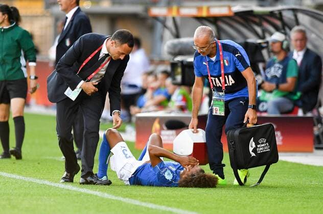 Sara Gama (Italien, Italy) (3) verletzt, Fussball, UEFA Women s EURO 2017, Italien - Russland, xmkx