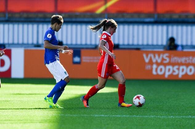 Margarita Chernomyrdina (Russland, Russia) (20) mit Ball, Fussball, UEFA Women s EURO 2017, Italien - Russland, xmkx