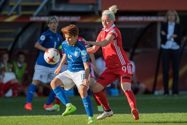 (L-R) Manuela Giugliano of Italy Women, Anna Cholovyaga of Russia women during the UEFA WEURO 2017 Group B group stage match between Italy and Russia at Het Kasteel on July 17, 2017 in Rotterdam, The Netherlands Women: Italy v Russia UEFA WEURO 2017 2017 2018 xVIxVIxImagesx xGerritxvanxKeulenxIVx 8248418