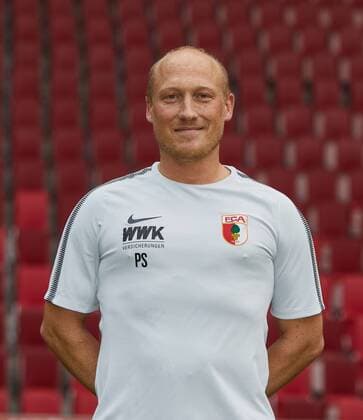 Dr. Peter Stiller (Mannschaftsarzt), Fußball, GER, 1. BL, Porträttermin 2017 2018, FC Augsburg,