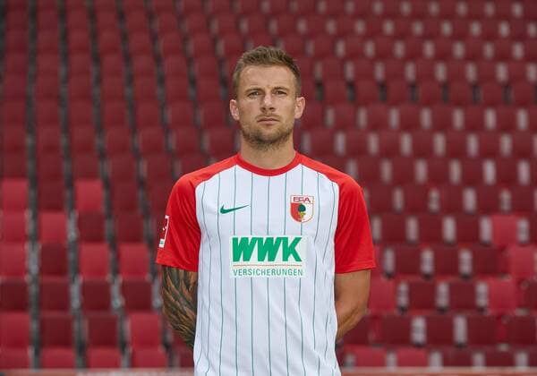 Daniel Baier, Fußball, GER, 1. BL, Porträttermin 2017 2018, FC Augsburg,