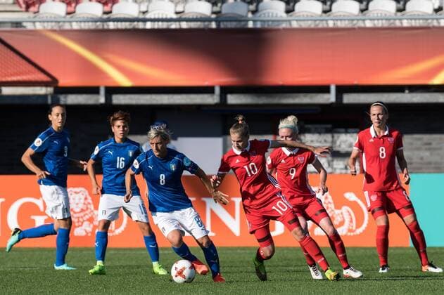 (L-R) Ilaria Mauro of Italy Women, Manuela Giugliano of Italy Women, Melania Gabbiadini of Italy Women , Nadezhda Smirnova of Russia women, Anna Cholovyaga of Russia women, Daria Makarenko of Russia women during the UEFA WEURO 2017 Group B group stage match between Italy and Russia at Het Kasteel on July 17, 2017 in Rotterdam, The Netherlands Women: Italy v Russia UEFA WEURO 2017 2017 2018 xVIxVIxImagesx xGerritxvanxKeulenxIVx 8248774