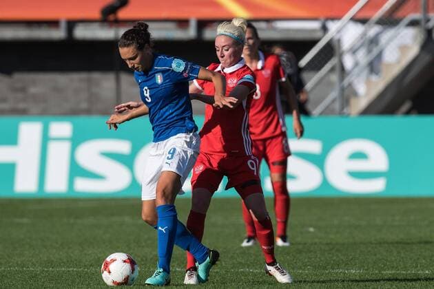 (L-R) Ilaria Mauro of Italy Women, Anna Cholovyaga of Russia women during the UEFA WEURO 2017 Group B group stage match between Italy and Russia at Het Kasteel on July 17, 2017 in Rotterdam, The Netherlands Women: Italy v Russia UEFA WEURO 2017 2017 2018 xVIxVIxImagesx xGerritxvanxKeulenxIVx 8248777