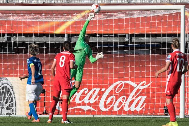 goalkeeper Tatyana Shcherbak of Russia women saves during the UEFA WEURO 2017 Group B group stage match between Italy and Russia at Het Kasteel on July 17, 2017 in Rotterdam, The Netherlands Women: Italy v Russia UEFA WEURO 2017 2017 2018 xVIxVIxImagesx xGerritxvanxKeulenxIVx 8248778