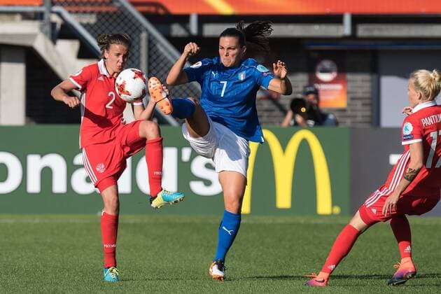(L-R) Natalya Solodkaya of Russia women, Alia Guagni of Italy Women during the UEFA WEURO 2017 Group B group stage match between Italy and Russia at Het Kasteel on July 17, 2017 in Rotterdam, The Netherlands Women: Italy v Russia UEFA WEURO 2017 2017 2018 xVIxVIxImagesx xGerritxvanxKeulenxIVx 8248779