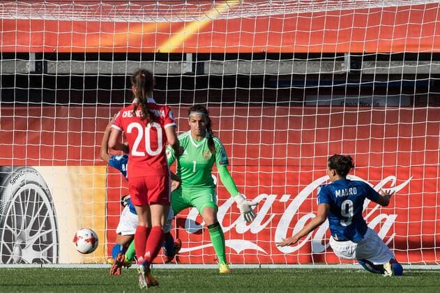 Elisa Bartoli of Italy Women scores offside during the UEFA WEURO 2017 Group B group stage match between Italy and Russia at Het Kasteel on July 17, 2017 in Rotterdam, The Netherlands Women: Italy v Russia UEFA WEURO 2017 2017 2018 xVIxVIxImagesx xGerritxvanxKeulenxIVx 8248785