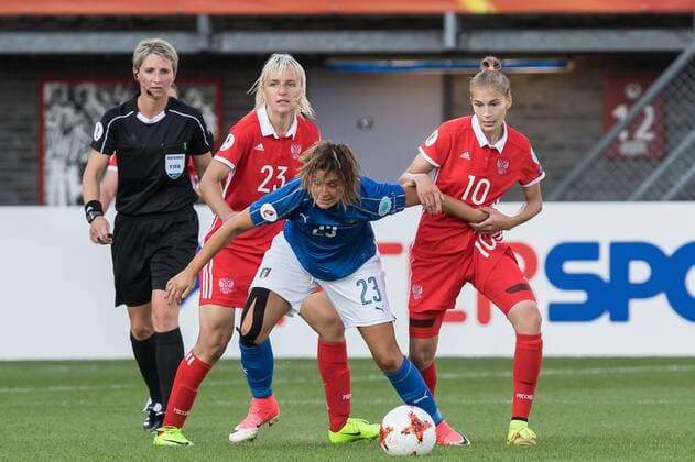 (L-R) Elena Morozova of Ru,ssia women, Cristiana Girelli of Italy Women, Nadezhda Smirnova of Russia women during the UEFA WEURO 2017 Group B group stage match between Italy and Russia at Het Kasteel on July 17, 2017 in Rotterdam, The Netherlands Women: Italy v Russia UEFA WEURO 2017 2017 2018 xVIxVIxImagesx xGerritxvanxKeulenxIVx 8248787