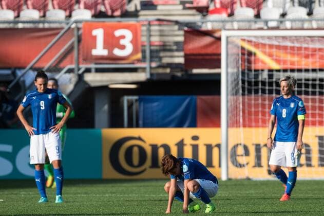 (L-R) Ilaria Mauro of Italy Women, Elisa Bartoli of Italy Women, Melania Gabbiadini of Italy Women during the UEFA WEURO 2017 Group B group stage match between Italy and Russia at Het Kasteel on July 17, 2017 in Rotterdam, The Netherlands Women: Italy v Russia UEFA WEURO 2017 2017 2018 xVIxVIxImagesx xGerritxvanxKeulenxIVx 8248788