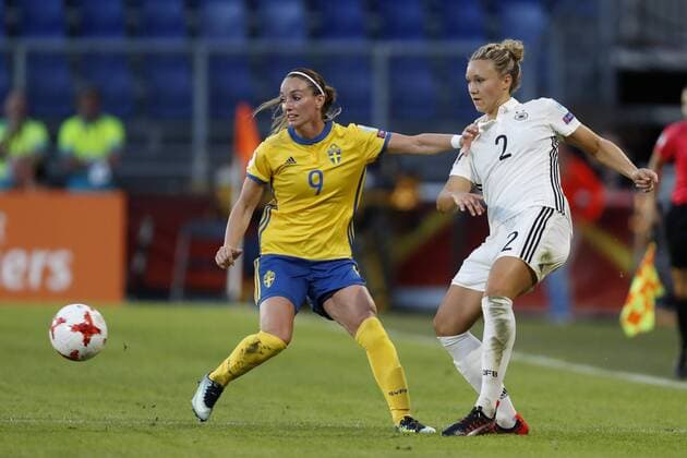 (L-R) Kosovare Asllani of Sweden women, Josephine Henning of Germany women during the UEFA WEURO 2017 Group B group stage match between Germany and Sweden at the Rat Verlegh stadium on July 17, 2017 in Breda, The Netherlands Women: Germany v Sweden UEFA WEURO 2017 2017 2018 xVIxVIxImagesx xMauricexvanxSteenxIVx 8249227
