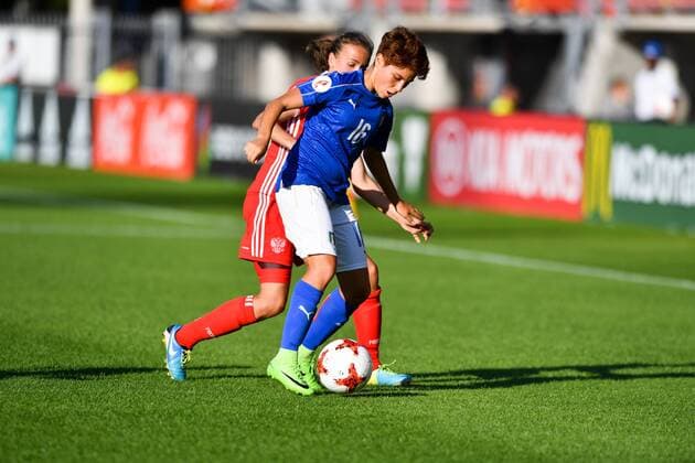 Zweikampf Manuela Giugliano (Italien, Italy) (16) Natalia Solodkaia (Russland, Russia) (2), Fussball, UEFA Women s EURO 2017, Italien - Russland, xmkx