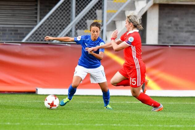 Zweikampf Linda Tucceri Cimini (Italien, Italy) (14) Elena Danilova (Russland) (15), Fussball, UEFA Women s EURO 2017, Italien - Russland, xmkx