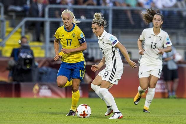 BREDA - 17-07-2017. EK vrouwenvoetbal, Woman s Euro 2017, groepswedstrijd Duitsland - Zweden. Duel met l-r Caroline Seger en Svenja Huth. Duitsland - Zweden  Copyright: xToinxDamenx 1649194