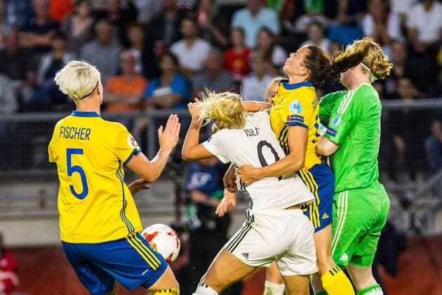 NLD, Breda, UEFA Women s Euro 2017 17.07.2017, Rat Verlegh Stadion, Breda, NLD, Breda, UEFA Women s Euro 2017 , im Bild picture shows Mandy Islacker (Deutschland 9) gegen Jessica Samuelsson (Schweden 15), nordphotox xRauch nph00251