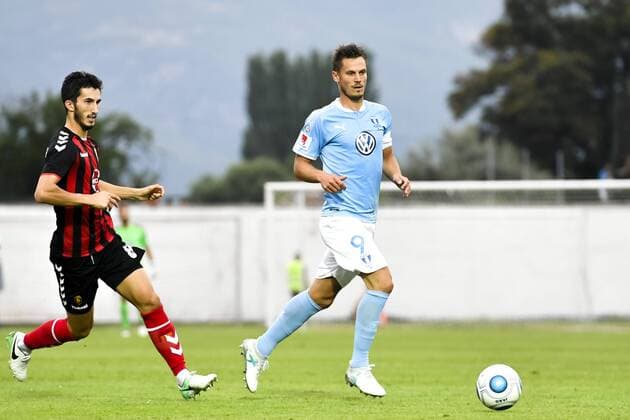 170718 Vardars Stefan Spirovski och Malmö FFs Markus Rosenberg under en fotbollsmatch mellan Vardar och Malmö FF i kvalet till Champions League den 18 juli 2017 i Strumica.  Copyright: PETTERxARVIDSON BB170718PA067