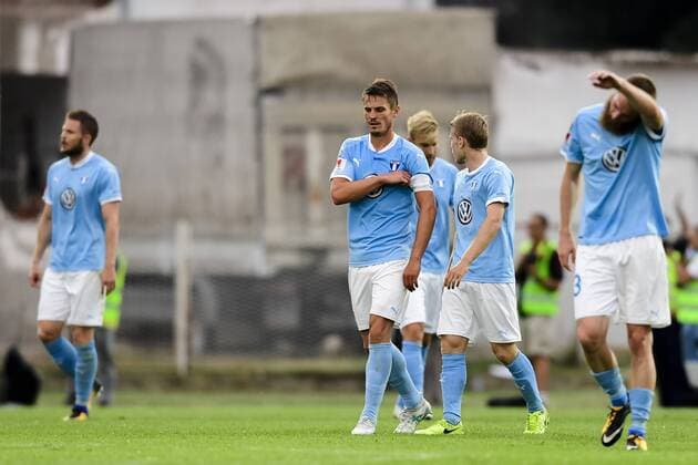 170718 Malmö FFs Markus Rosenberg deppar efter Vardars kvitteringsmal 1-1 under en fotbollsmatch mellan Vardar och Malmö FF i kvalet till Champions League den 18 juli 2017 i Strumica.  Copyright: PETTERxARVIDSON BB170718PA076