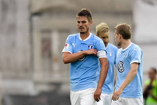 170718 Malmö FFs Markus Rosenberg deppar efter Vardars kvitteringsmal 1-1 under en fotbollsmatch mellan Vardar och Malmö FF i kvalet till Champions League den 18 juli 2017 i Strumica.  Copyright: PETTERxARVIDSON BB170718PA077