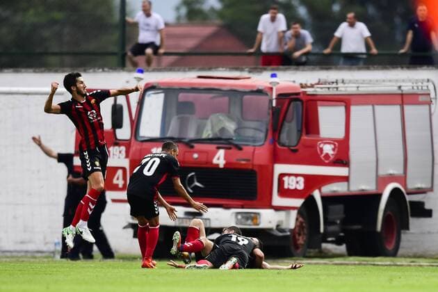 Bilder des Tages - SPORT 170718 Vardars spelare jublar efter 2-1 under en fotbollsmatch mellan Vardar och Malmö FF i kvalet till Champions League den 18 juli 2017 i Strumica.  Copyright: PETTERxARVIDSON BB170718PA094