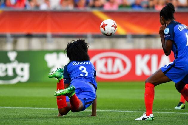 Wendie Renard (Frankreich, France) (3) Flugkopfball, Fussball, UEFA Women s EURO 2017, Frankreich - Island, xmkx