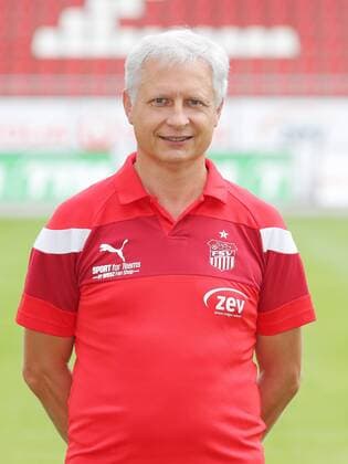 Zwickau - Fussball 3.Liga Zwickau, 18.07.2017, Fussball, 3.Liga, GER, Porträttermin 2017 2018, FSV Zwickau , Im Bild; Mannschaftsarzt Bernhard Karich. ,