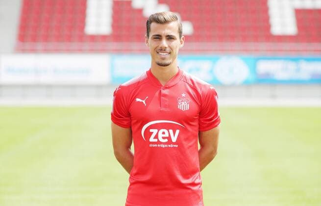 Zwickau - Fussball 3.Liga Zwickau, 18.07.2017, Fussball, 3.Liga, GER, Porträttermin 2017 2018, FSV Zwickau , Im Bild; Sinan Tekerci. ,