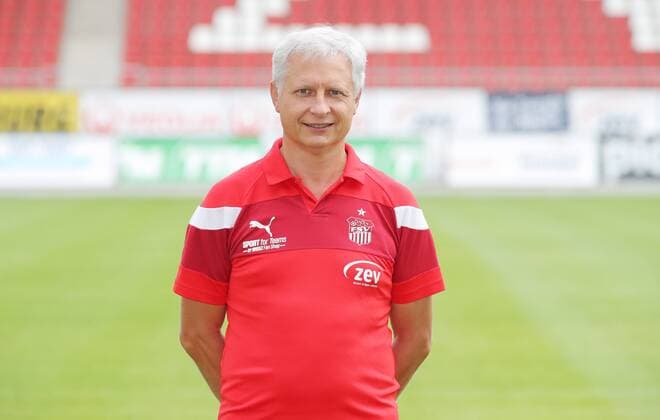 Zwickau - Fussball 3.Liga Zwickau, 18.07.2017, Fussball, 3.Liga, GER, Porträttermin 2017 2018, FSV Zwickau , Im Bild; Mannschaftsarzt Bernhard Karich. ,