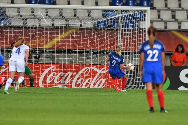 Eugenie Le Sommer (Frankreich, France) (9) schiesst den Elfmeter zum Sieg 1:0, Fussball, UEFA Women s EURO 2017, Frankreich - Island, xmkx