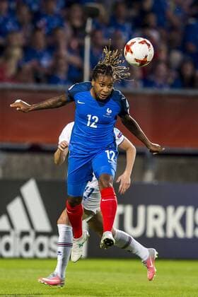 TILBURG - 18-07-2017. EK vrouwenvoetbal, Woman s Euro 2017, groepswedstrijd Frankrijk - IJsland. Elodie Thomis kopt. Frankrijk - IJsland  Copyright: xToinxDamenx 1650013