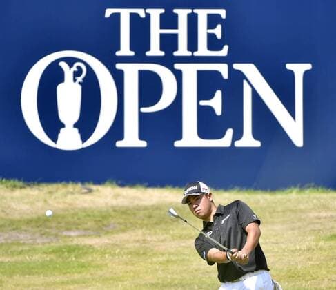 Bilder des Tages - SPORT Golf: Matsuyama in British Open practice round Hideki Matsuyama of Japan hits a shot during a British Open practice round at Royal Birkdale Golf Club in Southport, England, on July 18, 2017. 