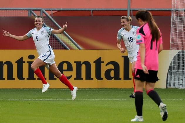 Torschützin Jodie Taylor (England, 9) jubelt über das Tor zum 1:0, Jubel, Torjubel, Torerfolg, celebrate the goal, goal, celebration, Jubel ueber das Tor, optimistisch, Action, Aktion, Fussball, UEFA Women s EURO 2017, England - Schottland, xozx