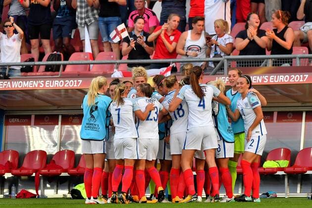 Bilder des Tages - SPORT SOCCER - UEFA EURO EM Europameisterschaft Fussball 2017, ENG vs SCO UTRECHT,NETHERLANDS,19.JUL.17 - WOMEN SOCCER - UEFA Women s European Championship EM Europameisterschaft 2017, Group D, England vs Scotland. Image shows the rejoicing of ENG. GEPAxpictures xFlorianxErtl