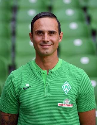 FUSSBALL 1. BUNDESLIGA SAISON 2017 2018 Porträttermin SV Werder Bremen: Trainer Alexander Nouri Bremen