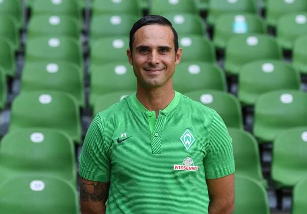 FUSSBALL 1. BUNDESLIGA SAISON 2017 2018 Porträttermin SV Werder Bremen: Trainer Alexander Nouri Bremen