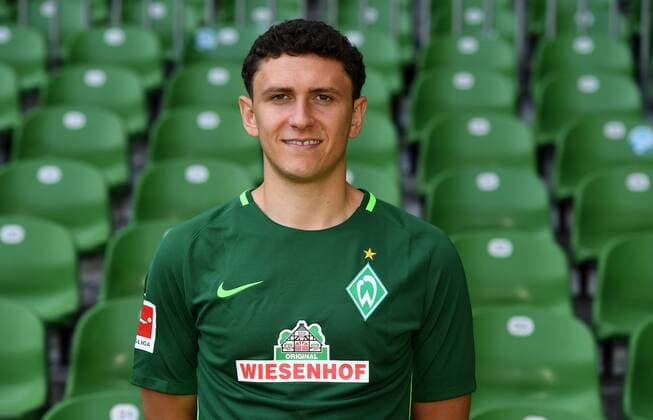 FUSSBALL 1. BUNDESLIGA SAISON 2017 2018 Porträttermin SV Werder Bremen: Milos Veljkovic Bremen