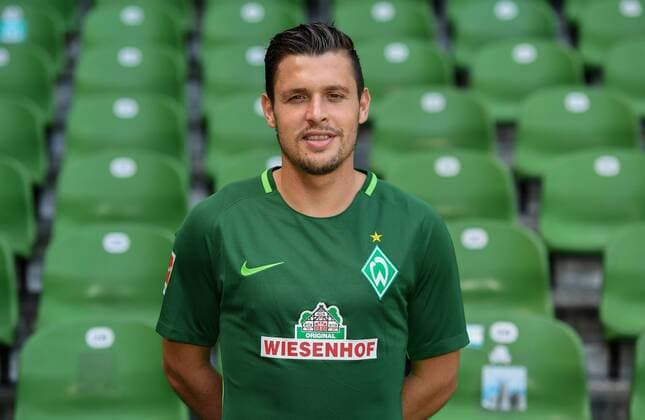 FUSSBALL 1. BUNDESLIGA SAISON 2017 2018 Porträttermin SV Werder Bremen: Zlatko Junuzovic Bremen