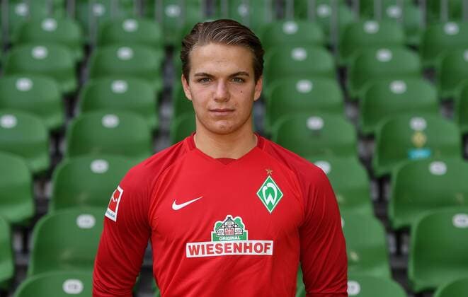 FUSSBALL 1. BUNDESLIGA SAISON 2017 2018 Porträttermin SV Werder Bremen: Torwart Luca Plogmann Bremen