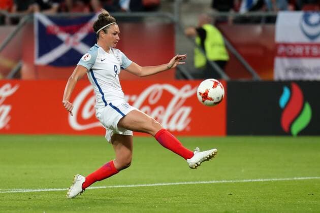 Jodie Taylor (England, 9) erzielt mit einem Heber ihr drittes Tor zum 4:0 für England, Treffer, Torerfolg, Fussball, UEFA Women s EURO 2017, England - Schottland, xozx